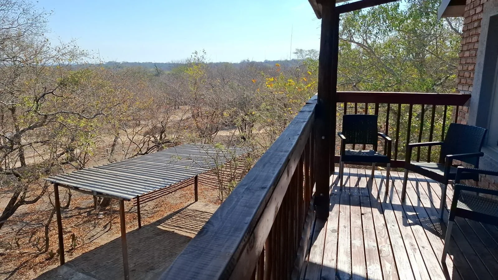 Deck lookout over the bushveld